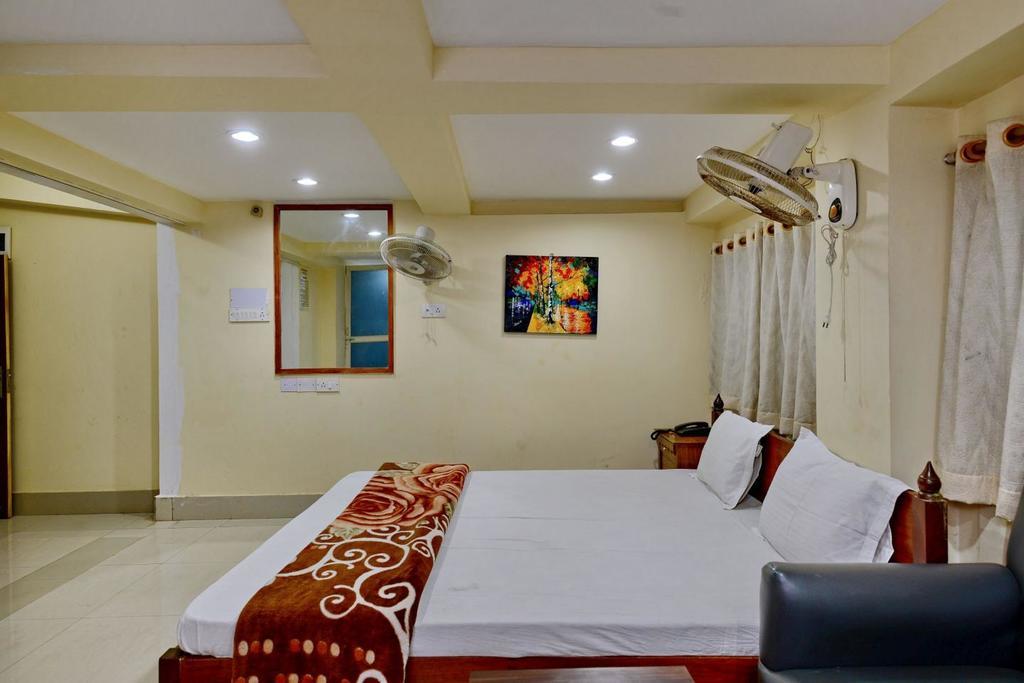 Marina Beach House Hotel Puri Exterior foto