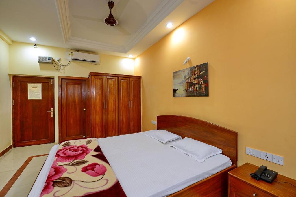 Marina Beach House Hotel Puri Exterior foto
