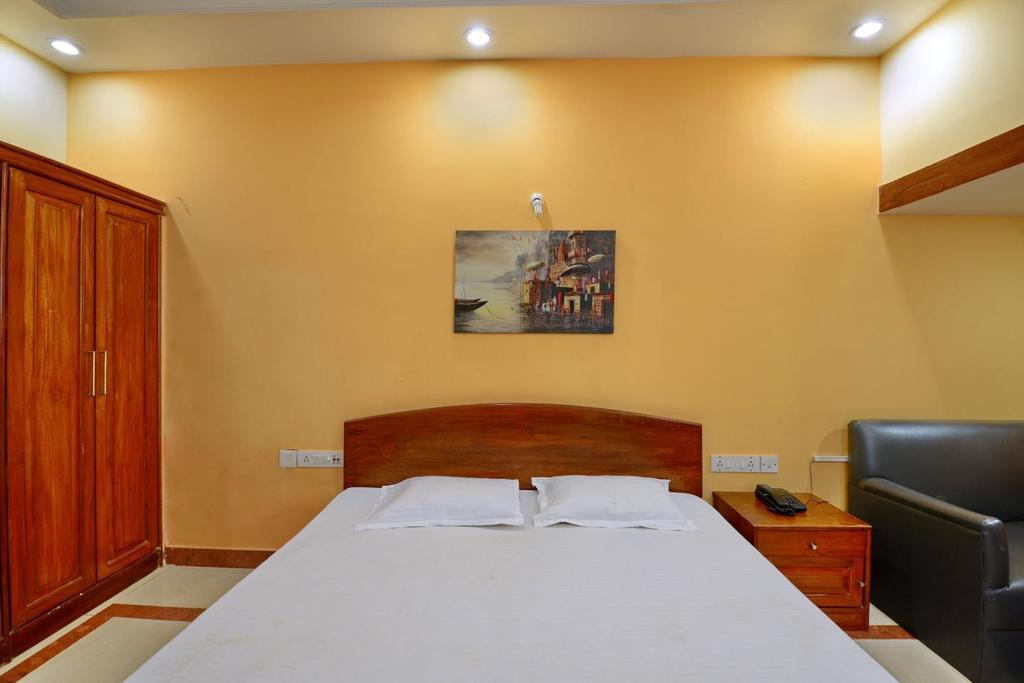 Marina Beach House Hotel Puri Exterior foto